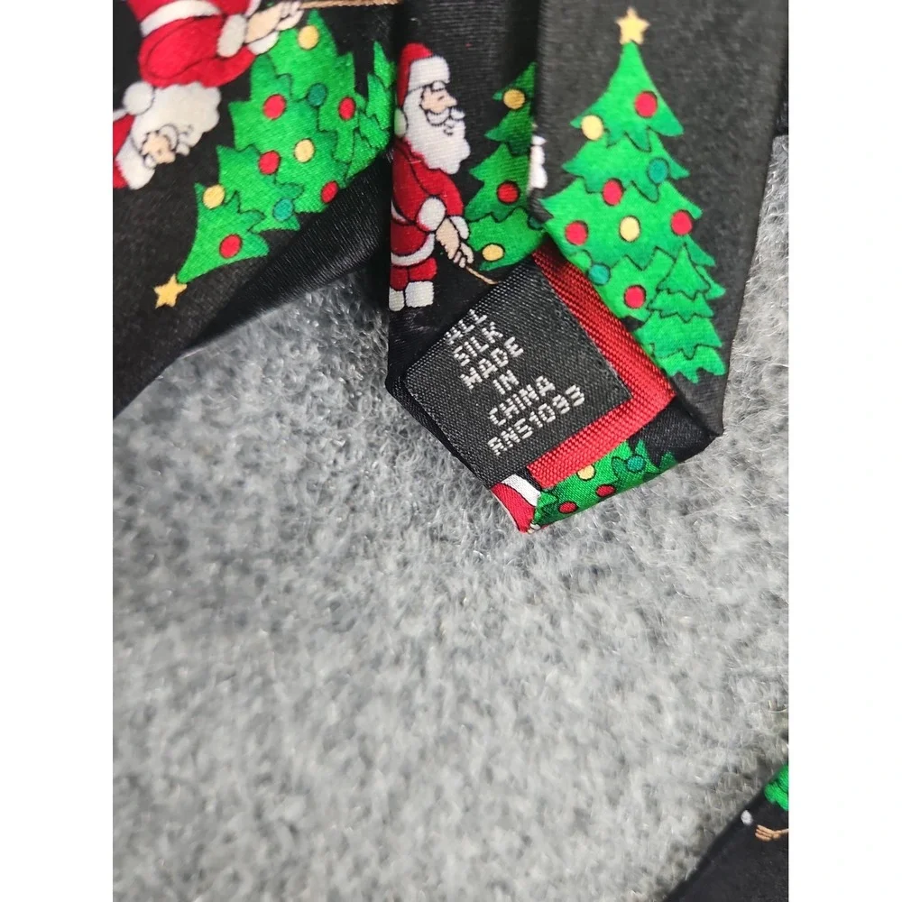 HALLMARK HOLIDAY TRADITION MENS 3.75 X 58 Music Santa Golf Black Neck Tie 1815